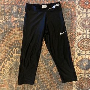 nike cropped leggings